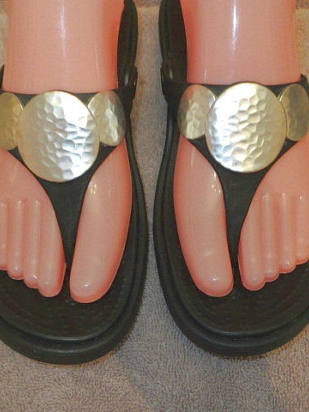 Crocs Womens Sanrah Circle Sandals Size 6 Comfort Slide Slip On Metallic Thong